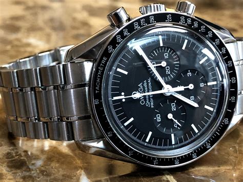 omega speedmaster winding instructions|omega automatic winding direction.